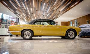 Image 2/50 de Jaguar XJ 6 C 4.2 (1975)