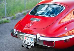Immagine 21/39 di Jaguar E-Type V12 (2+2) (1973)