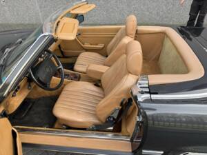 Image 21/50 de Mercedes-Benz 560 SL (1986)