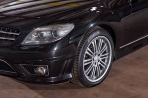 Bild 33/34 von Mercedes-Benz CL 500 4MATIC (2008)