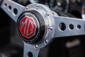Image 16/25 of MG MGB V8 (1969)