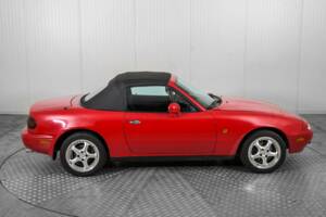 Afbeelding 50/50 van Mazda MX-5 1.8 (1994)