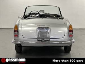 Immagine 8/15 di Alfa Romeo 2600 Spider (1966)
