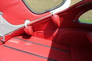 Image 28/39 de Jaguar XK-E (2+2) (1970)