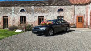Bild 6/8 von BMW 735i (2002)