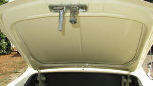 Immagine 19/45 di Volkswagen Karmann Ghia 1300 (1965)