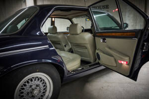 Image 64/97 of Daimler Double Six (1994)