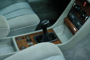 Bild 28/50 von Mercedes-Benz 300 SE (1990)