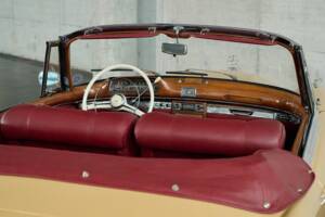 Immagine 16/50 di Mercedes-Benz 220 S Cabriolet (1958)