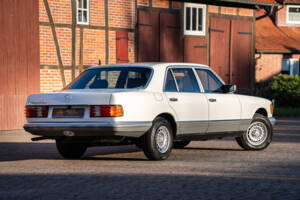 Image 13/44 de Mercedes-Benz 500 SEL (1984)