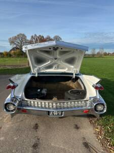 Image 25/56 of Cadillac Sedan DeVille (1959)