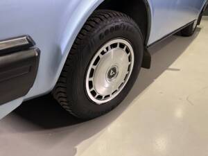 Imagen 13/63 de Volvo 244 (1981)