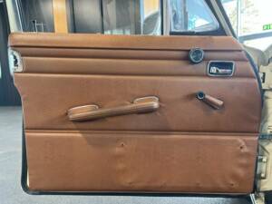 Image 16/21 of Mercedes-Benz 200 (1972)