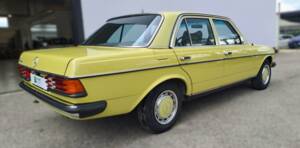 Bild 3/49 von Mercedes-Benz 200 (1979)