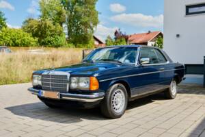 Bild 5/99 von Mercedes-Benz 230 CE (1983)