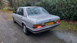 Bild 8/8 von BMW 525i (1982)