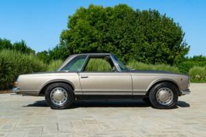 Image 15/50 de Mercedes-Benz 280 SL (1969)