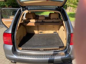 Bild 6/13 von Porsche Cayenne 3.2 V6 (2004)