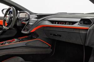 Image 10/15 de Lamborghini Revuelto (2024)