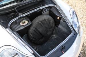 Image 19/32 of Porsche 911 Carrera (1998)