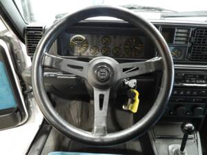 Image 6/15 de Lancia Delta HF Integrale Evoluzione I "Martini 6" (1992)