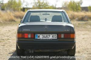 Image 10/41 of Mercedes-Benz 190 E 2.6 (1987)