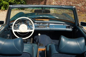 Image 38/50 of Mercedes-Benz 280 SL (1968)