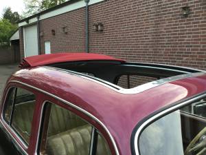 Image 21/25 of Mercedes-Benz 220 S (1958)