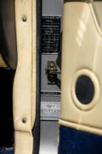 Image 42/50 of Bentley Continental R (1997)