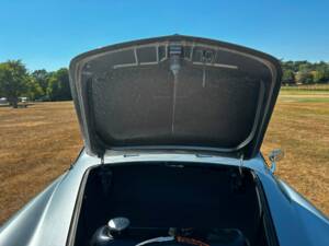 Image 21/48 of Volkswagen Karmann Ghia 1200 (1958)