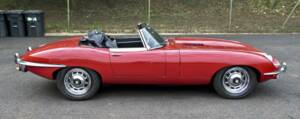 Image 3/49 de Jaguar E-Type (1970)