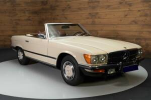 Image 3/8 de Mercedes-Benz 350 SL (1972)