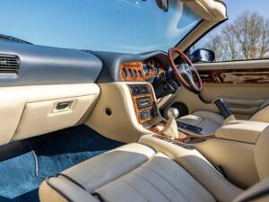 Imagen 48/50 de Aston Martin V8 Vantage Volante (2000)