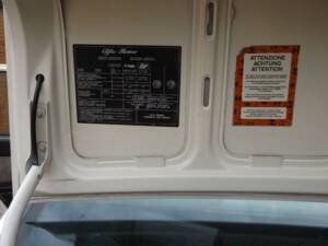 Afbeelding 45/50 van Alfa Romeo 75 2.0 (1986)