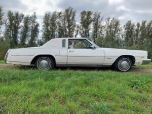 Bild 5/8 von Oldsmobile Toronado Brougham (1977)