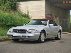 Image 32/50 of Mercedes-Benz SL 500 (1900)