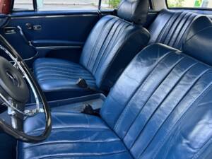 Bild 32/54 von Mercedes-Benz 280 SE (1970)