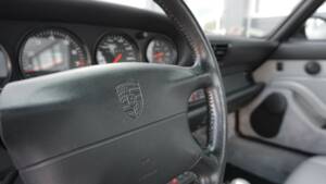 Immagine 7/41 di Porsche 911 Carrera 4 (1995)