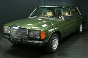 Bild 1/50 von Mercedes-Benz 300 D (1981)