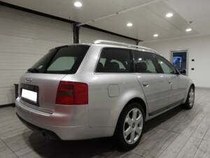 Image 4/15 of Audi S6 Avant (2000)