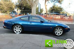 Image 2/16 of Jaguar XK8 4.0 (1997)