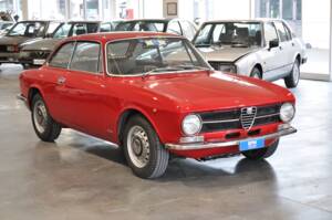 Imagen 2/43 de Alfa Romeo Giulia GT 1300 Junior (1971)