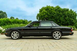 Bild 5/50 von Jaguar XJR 4.0 (2000)