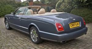 Image 23/50 of Bentley Azure (2007)