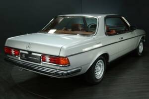 Image 2/50 of Mercedes-Benz 280 CE (1980)