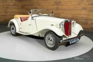 Image 17/19 of MG TD (1953)