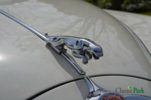 Image 26/35 of Jaguar 340 (1968)