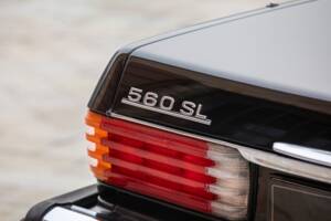 Afbeelding 18/50 van Mercedes-Benz 560 SL (1986)