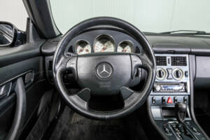 Image 4/45 of Mercedes-Benz SLK 200 (1999)
