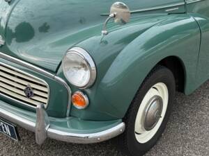 Image 17/26 of Morris Minor 1000 Traveller (1971)